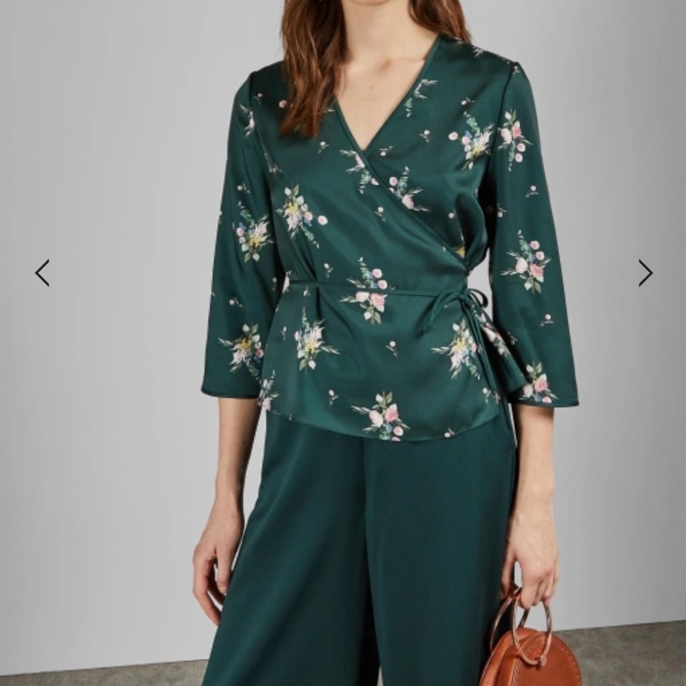TED BAKER ALEEXX wrap top Ted size 2 US size 6